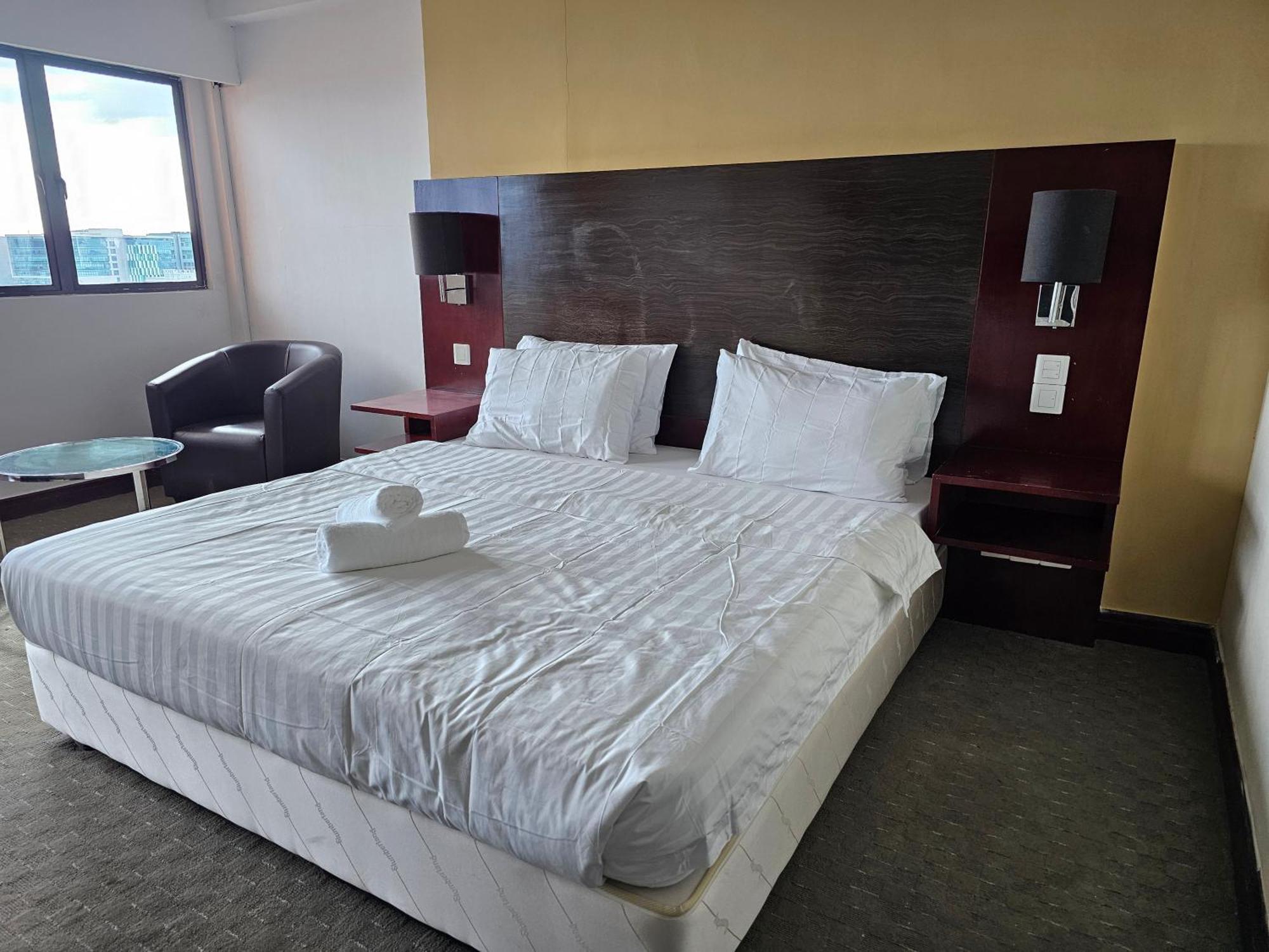 Kota Kinabalu City Ensuite At Scsp Ming Garden Exterior photo